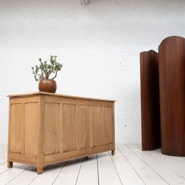 Antique oak commercial cabinet with drawers. 6 drawers. Can be placed centrally. Oak top and frame, sycamore drawer...