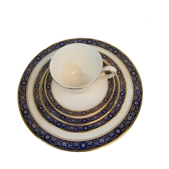 Set of English Minton Dinnerware for 12 in the Edinbugh Pattern. 60 Pcs with a dinner plates that measures 10.25 inches....