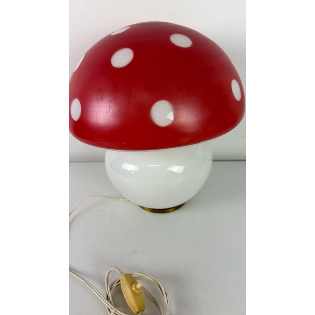 Mushroom Table Lamp in Murano Glass and Brass Base, 1970s For Sale - Image 3 of 10