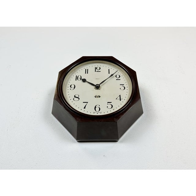 Industrial Bakelite Brown Wall Clock from Smith Electric, 1950s For Sale - Image 6 of 17
