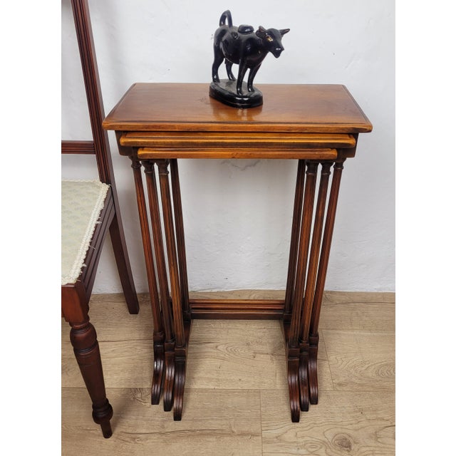 Victorian Nesting Tables in Mahogany, 1880, Set of 3 For Sale - Image 3 of 18