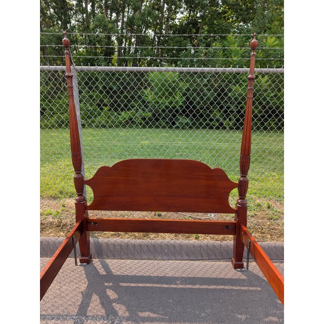 Embrace classic American high-style with this vintage Statton Furniture Georgian-style queen size poster bedframe,...