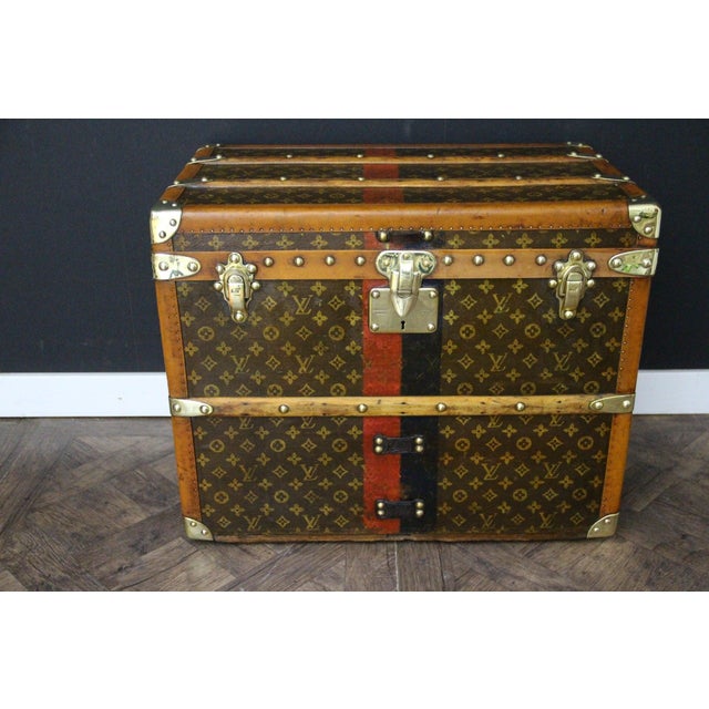 Vintage Shoe Trunk by Louis Vuitton, 1920 For Sale - Image 3 of 18