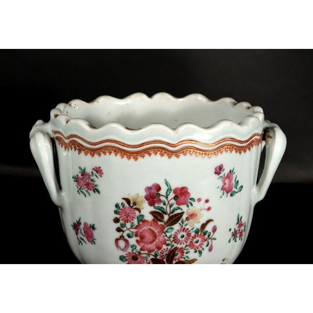 Rose Elegant Tableware: Chinese Export Famille Rose Porcelain Wine Cooler Circa 1775 For Sale - Image 8 of 11
