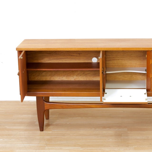 1960s Mid Century Credenza by Jentique Furniture For Sale - Image 5 of 10