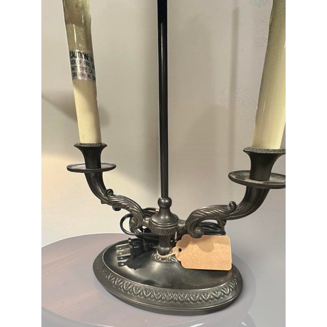 French Provincial Vintage Bronze Double-Arm Bouillotte Lamp With Textured Cognac Tole Shade For Sale - Image 3 of 6