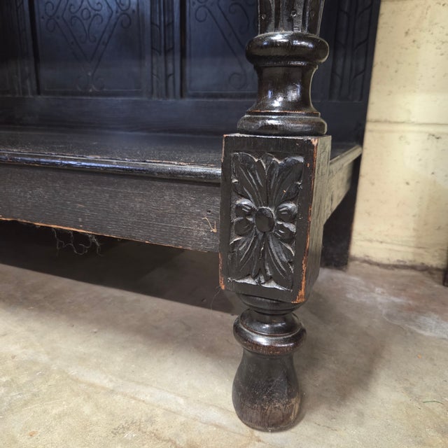 Victorian Late 19th Century Carved Oak Victorian Hall Table With Mirror Back For Sale - Image 3 of 18