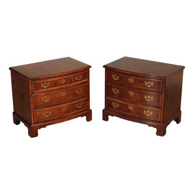 Henredon Aston Court Pair Of Mahogany Nightstands For Sale