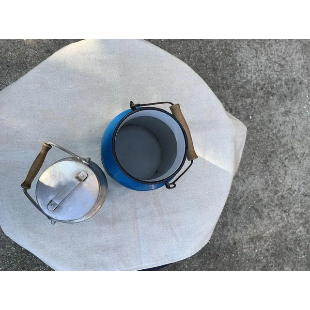 Great decor item for your kitchen and garden. In good vintage condition.