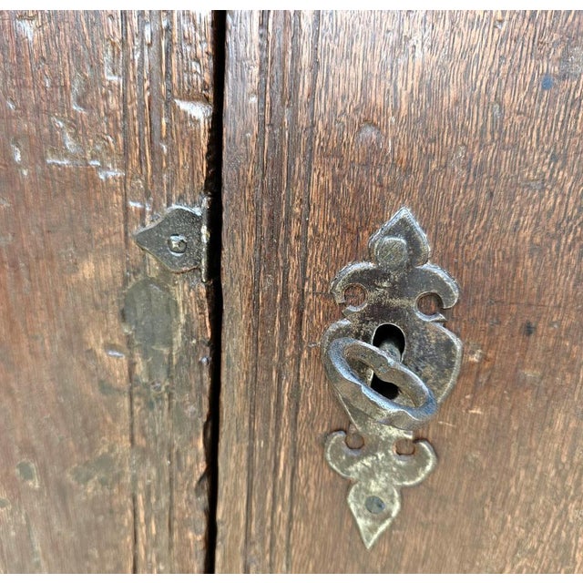Boeren Spinde Farmer's Pantry Cupboard in Oak, 18th Century For Sale - Image 11 of 17