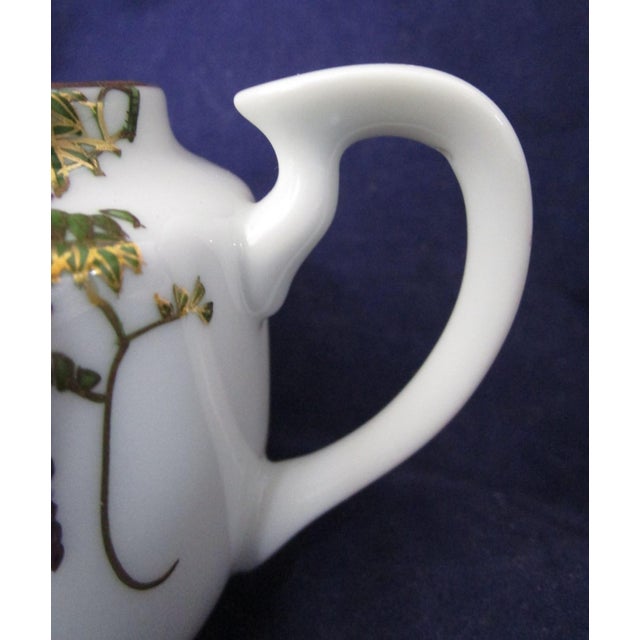 White 1950s Koshida Wisteria Garland Hand Painted Creamer Cream Jug, Japan For Sale - Image 8 of 12