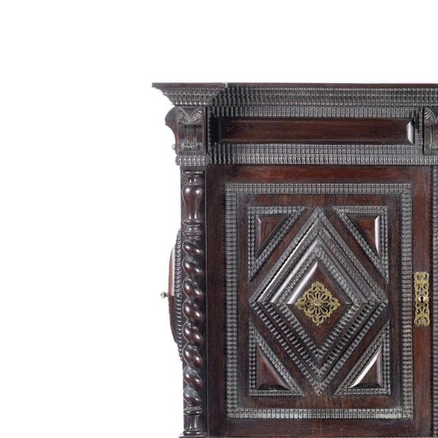 Furniture - Cabinet made of twisted and twisted wood; in fine wood - 19th century. Portuguese from the 19th century; in...
