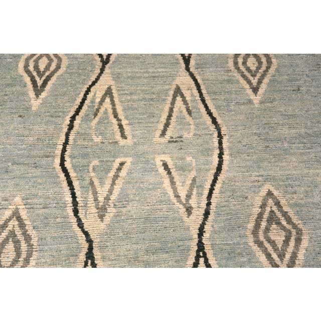 Early 21st Century Pastel Tones Primitive Motifs Modern Large Rug 11806 For Sale - Image 5 of 8