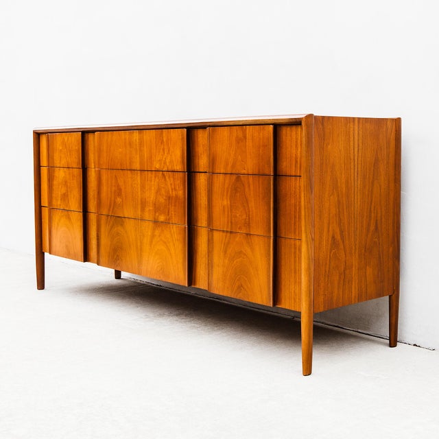 Restored Barney Flagg for Drexel “Parallel” Mid Century Walnut Lowboy Dresser For Sale In Los Angeles - Image 6 of 13