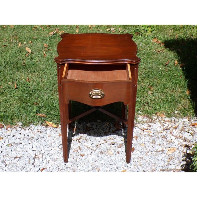 Vintage Federal Hepplewhite Style Mahogany X Base Side Table Nightstand For Sale In Boston - Image 6 of 13