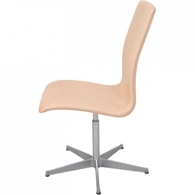 Oxford Chair in Leather by Arne Jacobsen, 1985 For Sale - Image 12 of 15