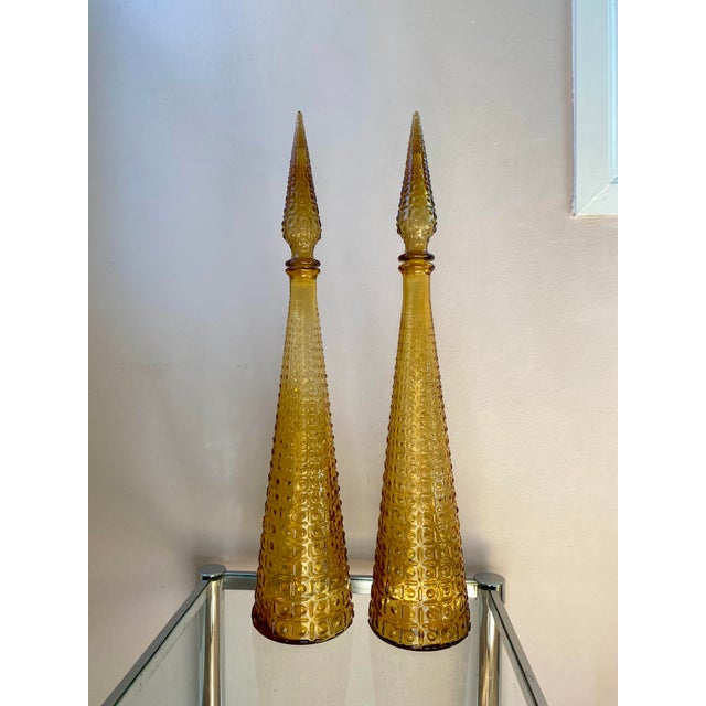 Glass Pair of Empoli Genie Decanters in Amber Aztec Pattern For Sale - Image 7 of 14