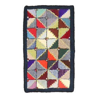 American Hooked Geometric Diamond Grid Rug no. j5264 For Sale