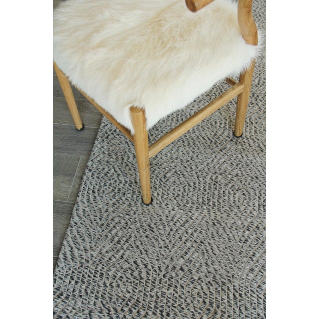Silver Sanz Flatweave Wool Silver Rug - 6'x9' For Sale - Image 8 of 11