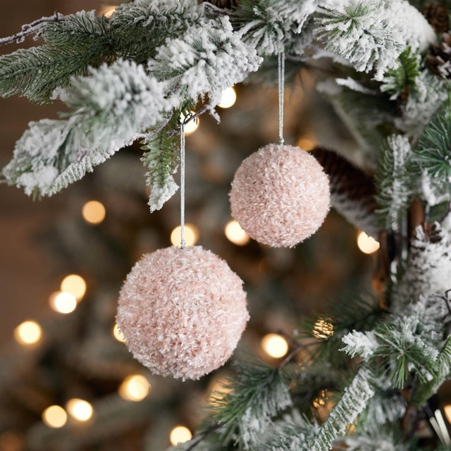 Kenneth Ludwig Chicago Furry Ball Ornament (Set of 4) For Sale - Image 4 of 4