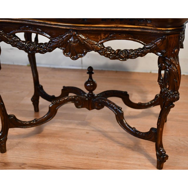1920 Antique French Louis XV Walnut Floral Inlay Coffee Table With Glass Tray For Sale - Image 13 of 13