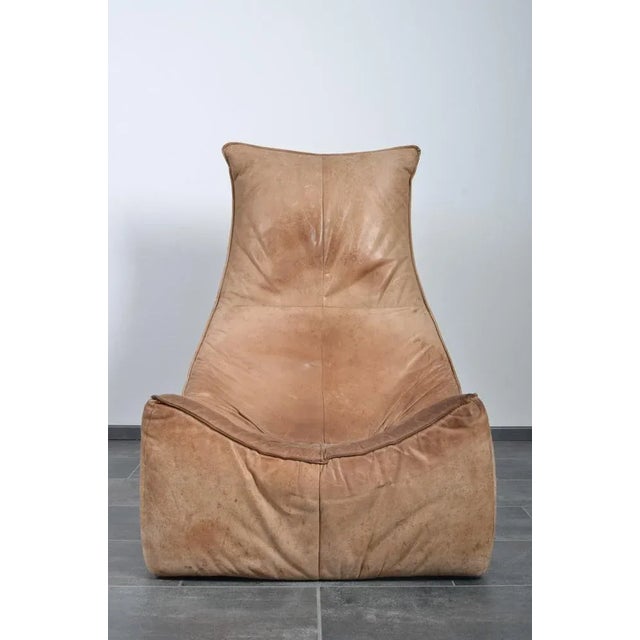 In original condition, no damage or serious wear. This piece has an attribution mark, I am sure that it is completely...