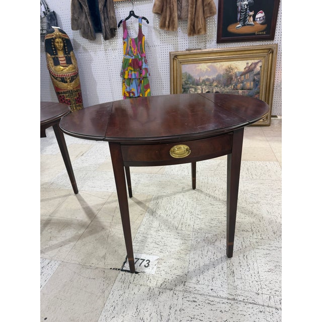Abstract Henkel Harris 1997 Pair of Mahogany Pembroke Tables For Sale - Image 3 of 7