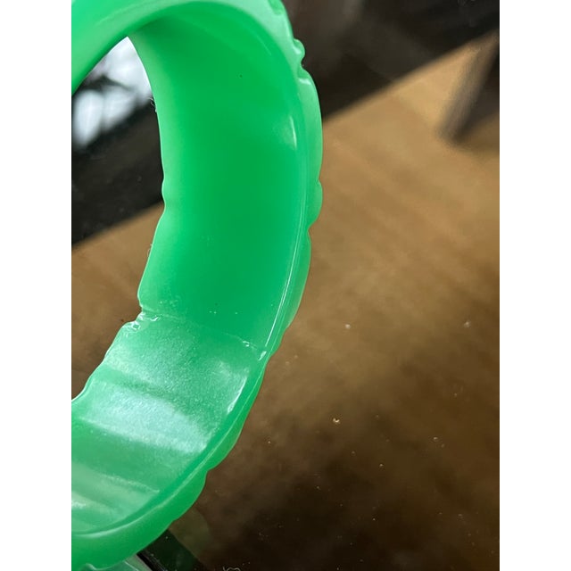 1960s Vintage Jade Green Bakelite Style Bangle Bracelet For Sale - Image 6 of 9