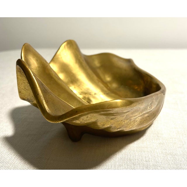 Mid 20th Century MCM Hollywood Regency Gump's Made in Hong Kong Solid Brass Seashell Catchall For Sale - Image 5 of 9
