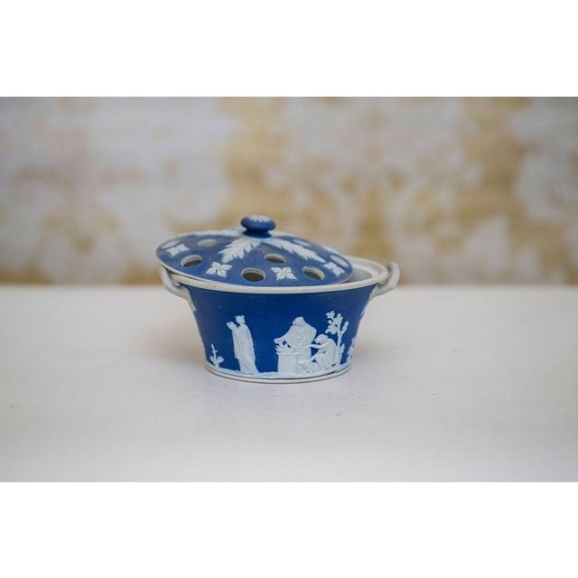 Antique Early 20th Century Wedgwood Dark Blue Jasperware Violet Pot, Potpourri Incense Burner For Sale - Image 13 of 18