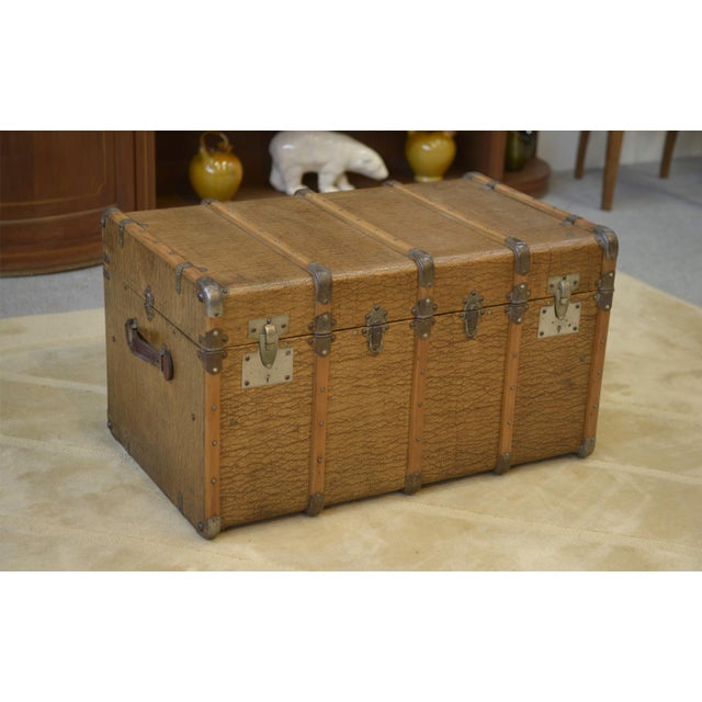 Brown Vintage Travel Trunk with Key, 1950s For Sale - Image 8 of 11