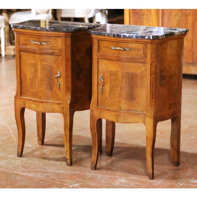 Wood Pair of 19th Century French Louis XV Inlaid Walnut Marble-Top Bedside Tables For Sale - Image 7 of 10