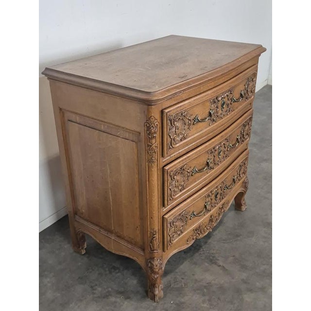 Louis XIV Style Liège Commode in Oak For Sale - Image 3 of 9