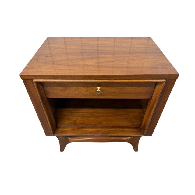 Brown Mid-Century Modern Kent Coffey Insignia Walnut Nightstands - Set of 2 For Sale - Image 8 of 11