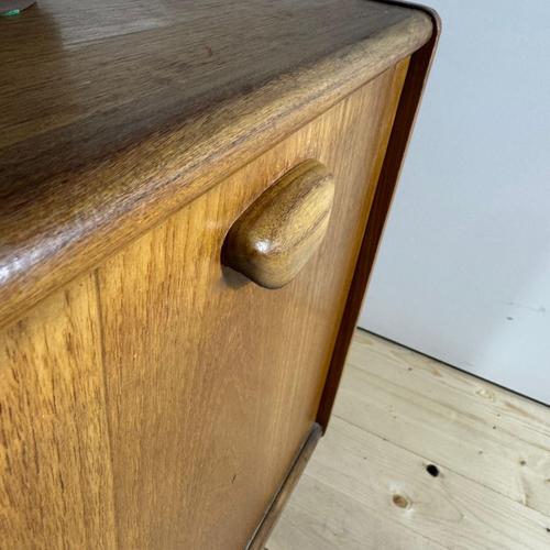 English Teak Sideboard – Mid-Century Sideboard from the 1960s