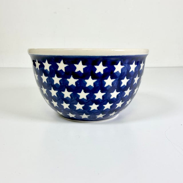Ceramic 1980s Arts & Crafts Americana Boho Chic Stars Boleslawiec Polish Pottery Serving Bowl - 4th of July For Sale - Image 7 of 9