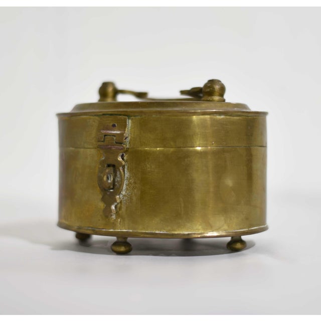 Chinoiserie Mid Century Chinoiserie Brass Trinket Box For Sale - Image 3 of 12