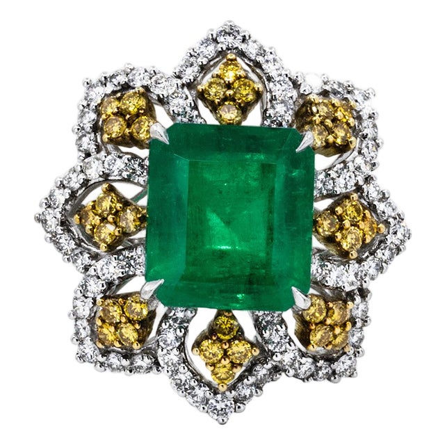 Late 20th Century Platinum Emerald Ring, Size 5 For Sale