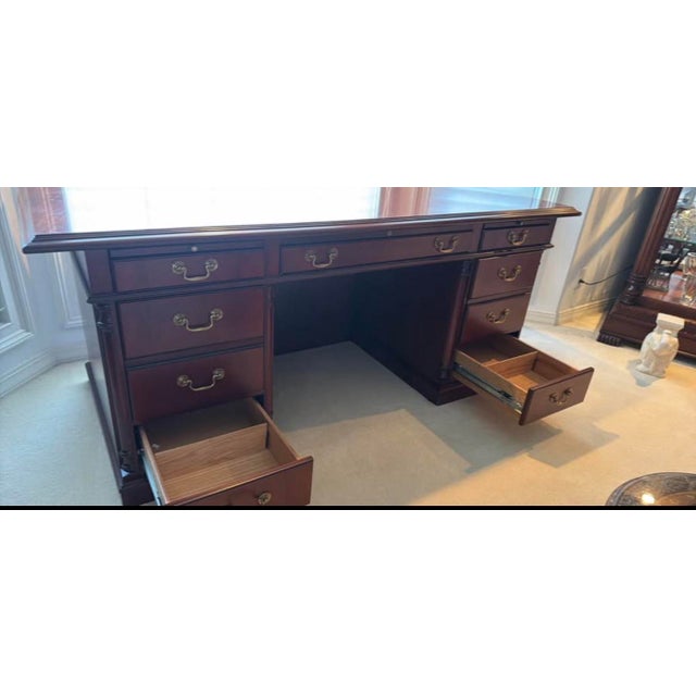 A design that seamlessly merges with contemporary office environments while embodying timeless elegance to work with...