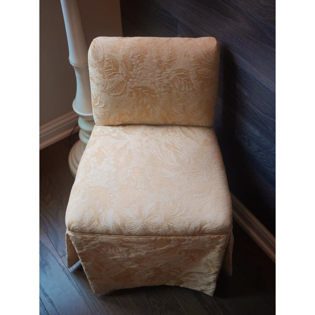 Traditional Late 20th Century Traditional Grandmillennial Skirted Slipper Chair in Pale Yellow Matelassé For Sale - Image 3 of 4