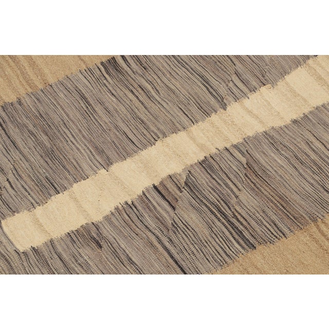 Rug & Kilim’s Contemporary Persian Kilim in Gray and Beige-Brown Geometric Patterns For Sale In New York - Image 6 of 7