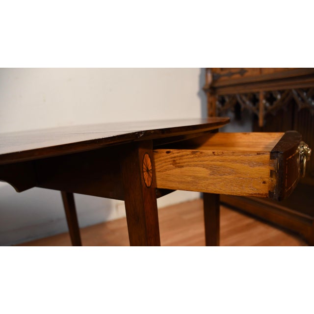 1930s Pair of English Regency Mahogany Banded Satinwood Pembroke Side Tables / End Tables For Sale - Image 11 of 16