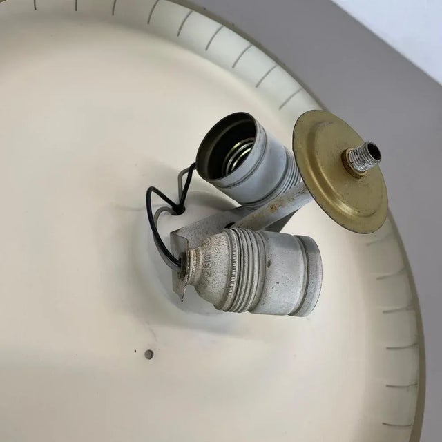 Round Metal Wall Light in the style of Gio Ponti, 1950s For Sale - Image 17 of 18