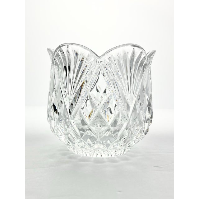 Contemporary 1980s Vintage Heavy Crystal Tulip Scalloped Rose Bowl Vase For Sale - Image 3 of 5