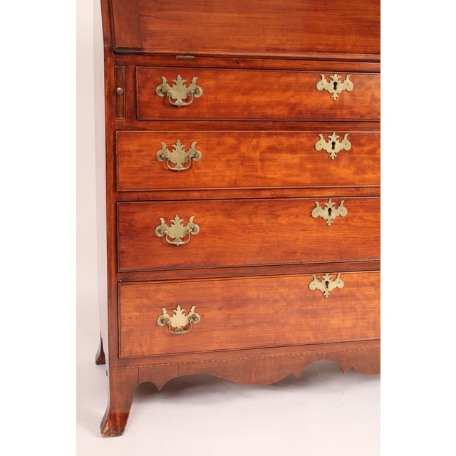 Early 19th Century American Federal Cherry Wood Slant Top Desk For Sale In Los Angeles - Image 6 of 16