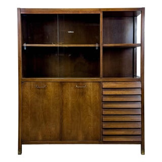 Mid Century Modern American of Martinsville "Dania" Walnut Hutch / China Cabinet For Sale