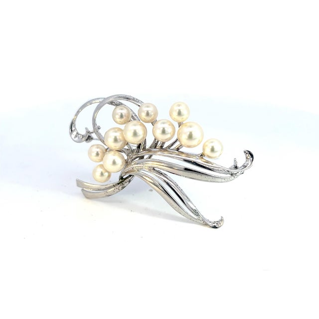1990s Mikimoto Estate Akoya Pearl Brooch Silver For Sale - Image 4 of 7
