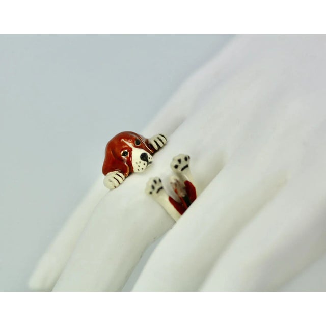 White Enamel on Silver Ceramic Beagle Dog Ring Size 6.5 For Sale - Image 8 of 12