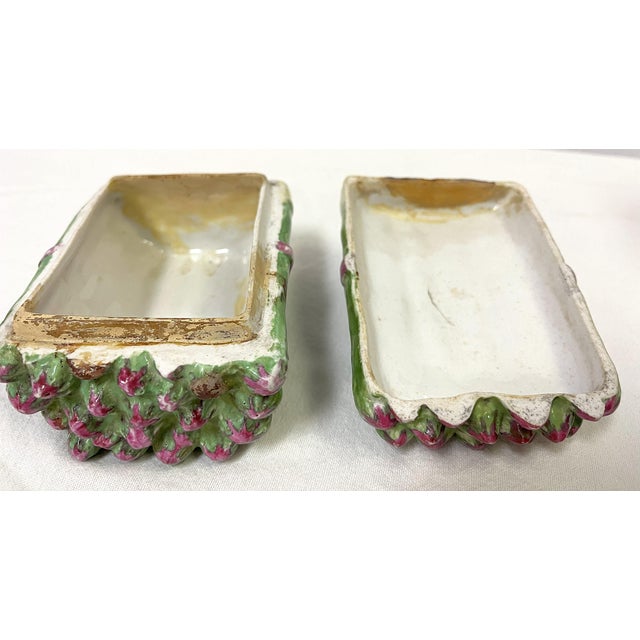 Vintage Majolica Style Porcelain Trinket Box "Asparagus Wrapped With Ribbon" For Sale - Image 11 of 12