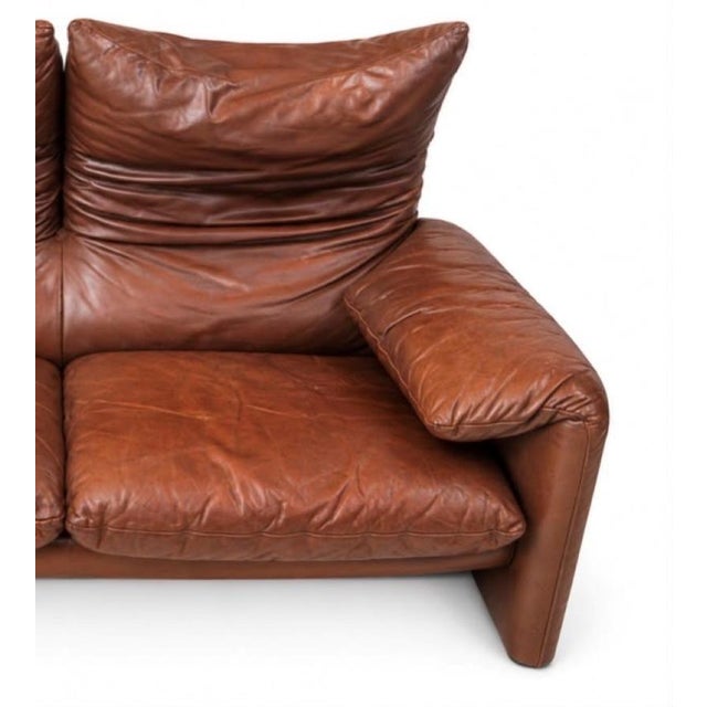 Cassina Leather Maralunga Two-Seater Sofa by Vico Magistretti for Cassina, 1980s For Sale - Image 4 of 7